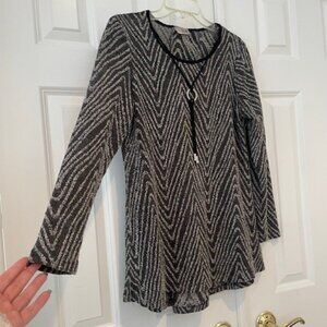 ZOÉ Peplum Black & Gray Tunic Top w/Built‑In Necklace Front - MEDIUM